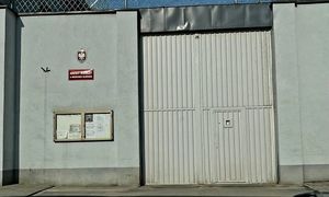 zdjęcie poglądowe, brama wjazdowa Areszt Śledczy Warszawa Służewiec