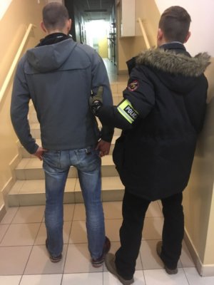 Mężczyzna zatrzymany przez policjantów