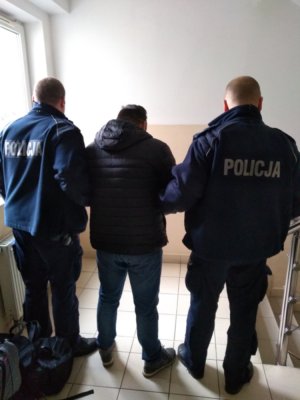 Mężczyzna zatrzymany przez policjantów