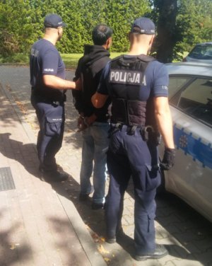 Mężczyzna zatrzymany przez policjantów