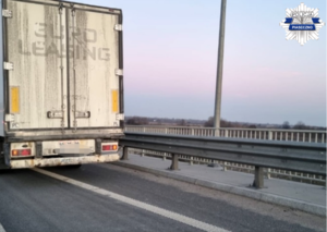 Pojazd ciężarowy zatrzymany do kontroli drogowej