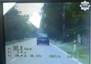 Zdjęcie z videorejestratora z przekroczeniem prędkości