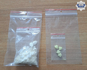 Zabezpieczone środki odurzające: amfetamina oraz tabletki ecstasy