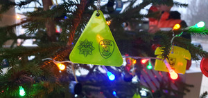 Odblask zawieszony na choince