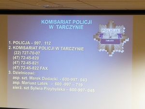 numery kontaktowe do Komisariatu Policji w Tarczynie oraz numery telefonów do lokalnych dzielnicowych