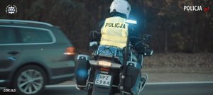 policjant na motocyklu