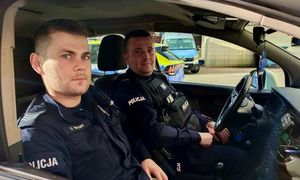 policjanci wykonujący pilotaż