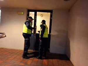 patrol policjantów na terenie dworca PKP