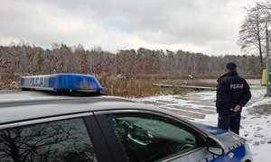 Nie wchodź na zamarznięte zbiorniki wodne!