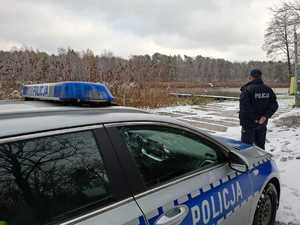 Nie wchodź na zamarznięte zbiorniki wodne!