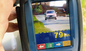 zdjęcie z radaru, pojazd i przekroczenie prędkości o 79 km/h