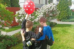 policjantka z dzieckiem