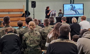 spotkanie uczniów z policjantami
