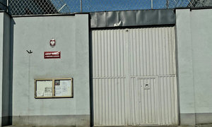 brama zakładu karnego