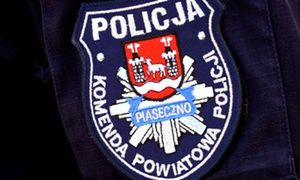 naszywka z napisem Komenda Powiatowa Policji w Piasecznie