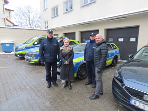 Uroczyste przekazanie nowych radiowozów