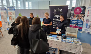 Policjanci promowali zawód policjanta w ramach Targów Akademickich