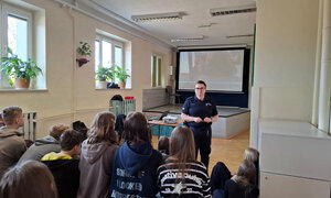 Policjantka rozmawiała z uczniami o hejcie i przemocy równieśniczej