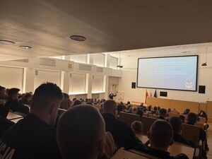 Naczelnik piaseczyńskiej drogówki przeprowadził szkolenie dla policjantów Oddziału Prewencji Policji w Warszawie