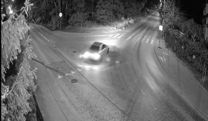 kierująca driftujący na ulicy