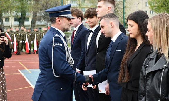 Zakończenie roku szkolnego klas mundurowych z udziałem Policji